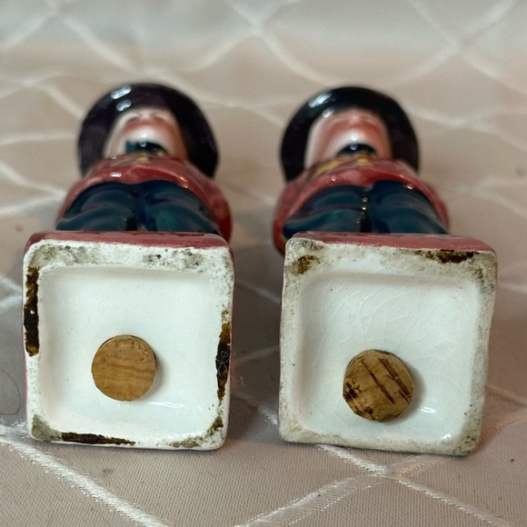 Vintage Royal Canadian Mounted Patrol R.C.M.P Police Salt/Pepper Shakers - Picture 3 of 5